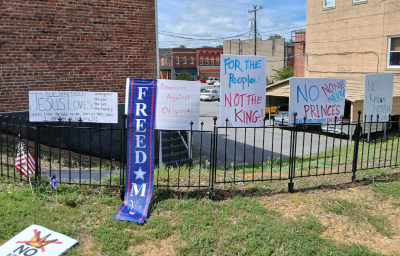 Elkin No Kings protest nobody there.